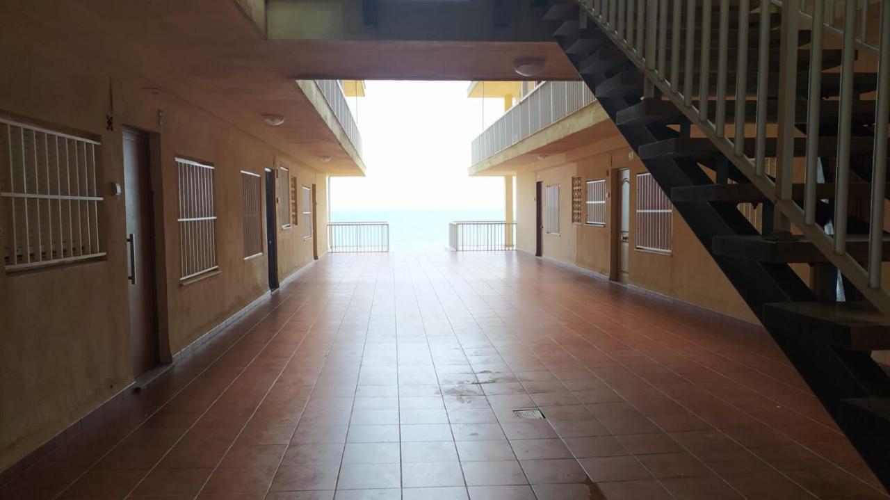 Apartamento Entero Primera Linea De Playa, Pet Friendly Tavernes de Valldigna Eksteriør billede